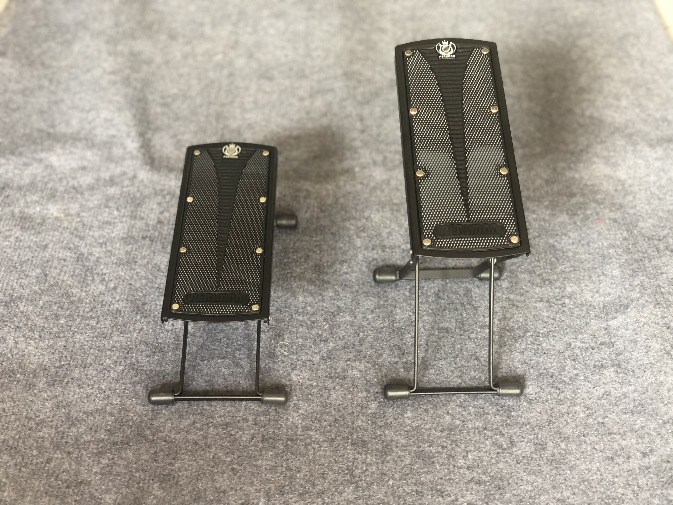 Ghế gác chân chơi guitar Perlman