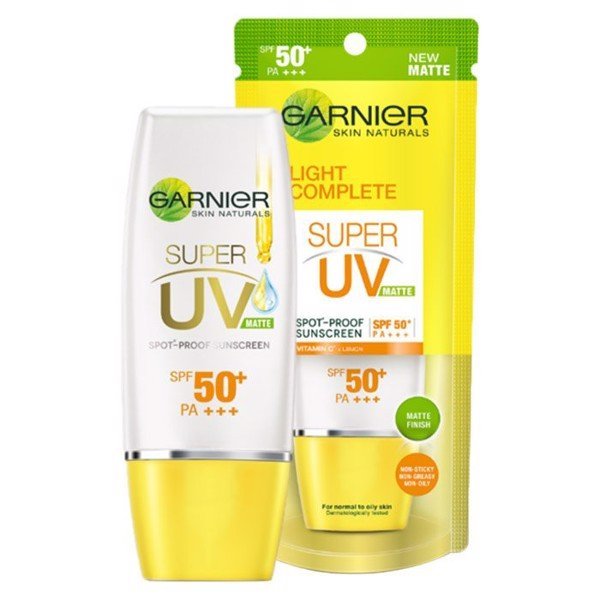 Kem Chống Nắng Làm Sáng Da Kiềm Dầu Mịn Lì Garnier Light Complete Super UV Matte 30ml nhập khẩu