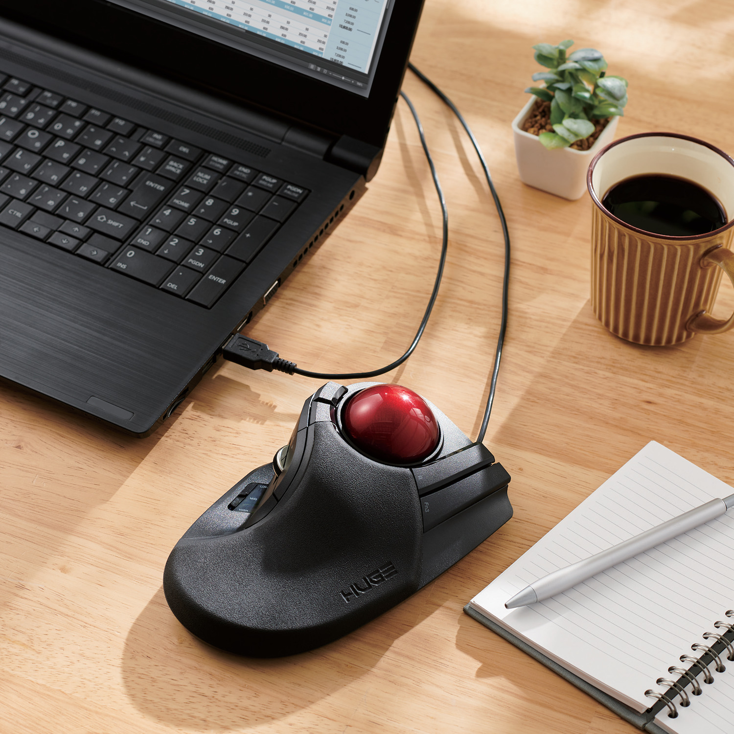 Chuột bi lăn Elecom M-HT1URBK - trackball dây, 8 nút switch, 1500 DPI