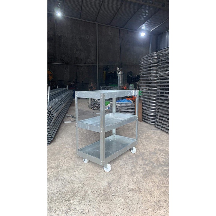 Xe đẩy dụng cụ, đồ nghề 3 tầng có hệ thống bánh xe xoay 360 độ, dễ dàng di chuyển giá xưởng