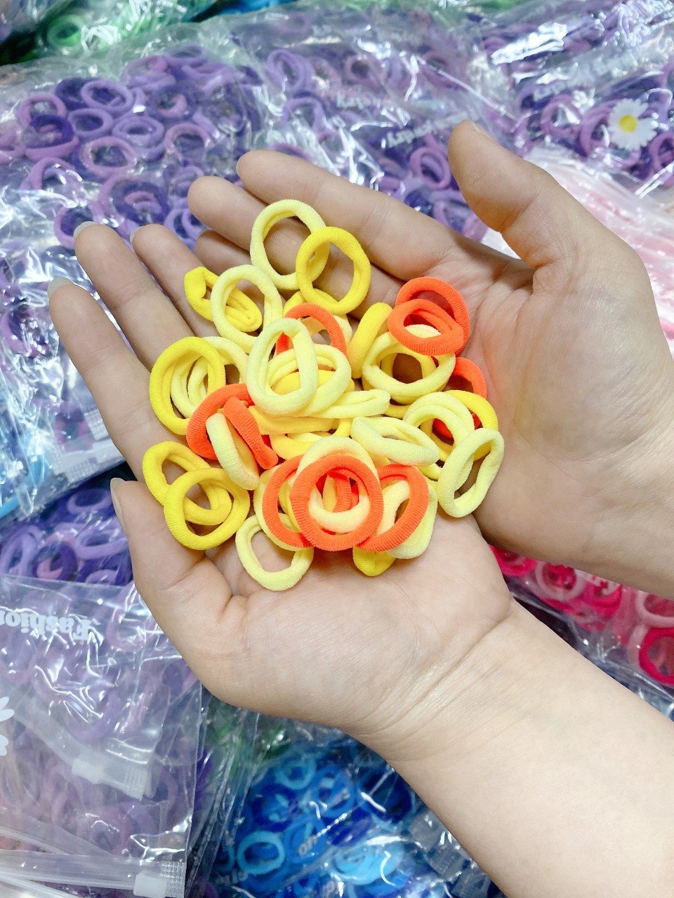 Set 100 sợi dây buộc tóc cho bé kèm túi zip- Thun buộc tóc