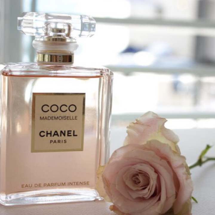 Nước hoa Coco Mademoisellee trắng