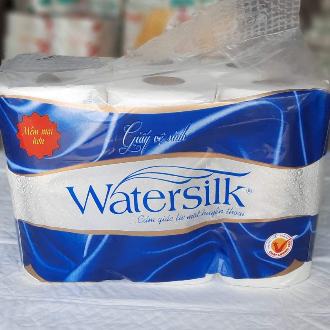 Giấy Vệ Sinh Watersilk 12 Cuộn CÓ LÕI