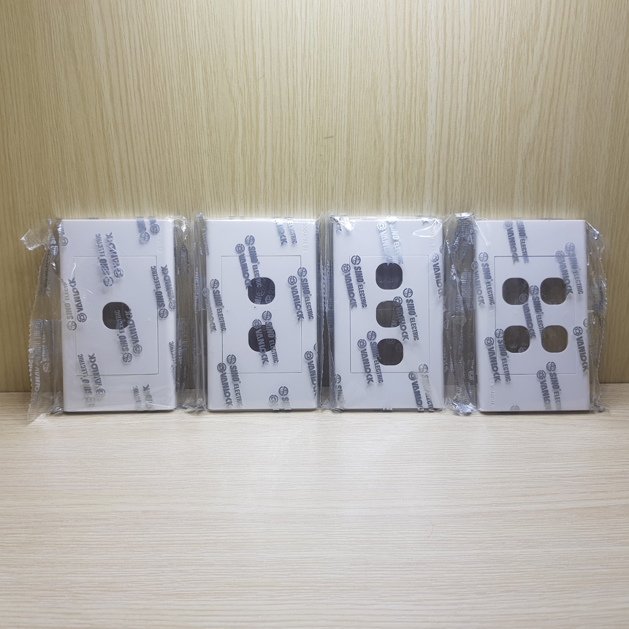COMBO 10 MẶT CÔNG TẮC SINO - VANLOCK ( 1 CT, 2 CT, 3 CT , 4 CT )