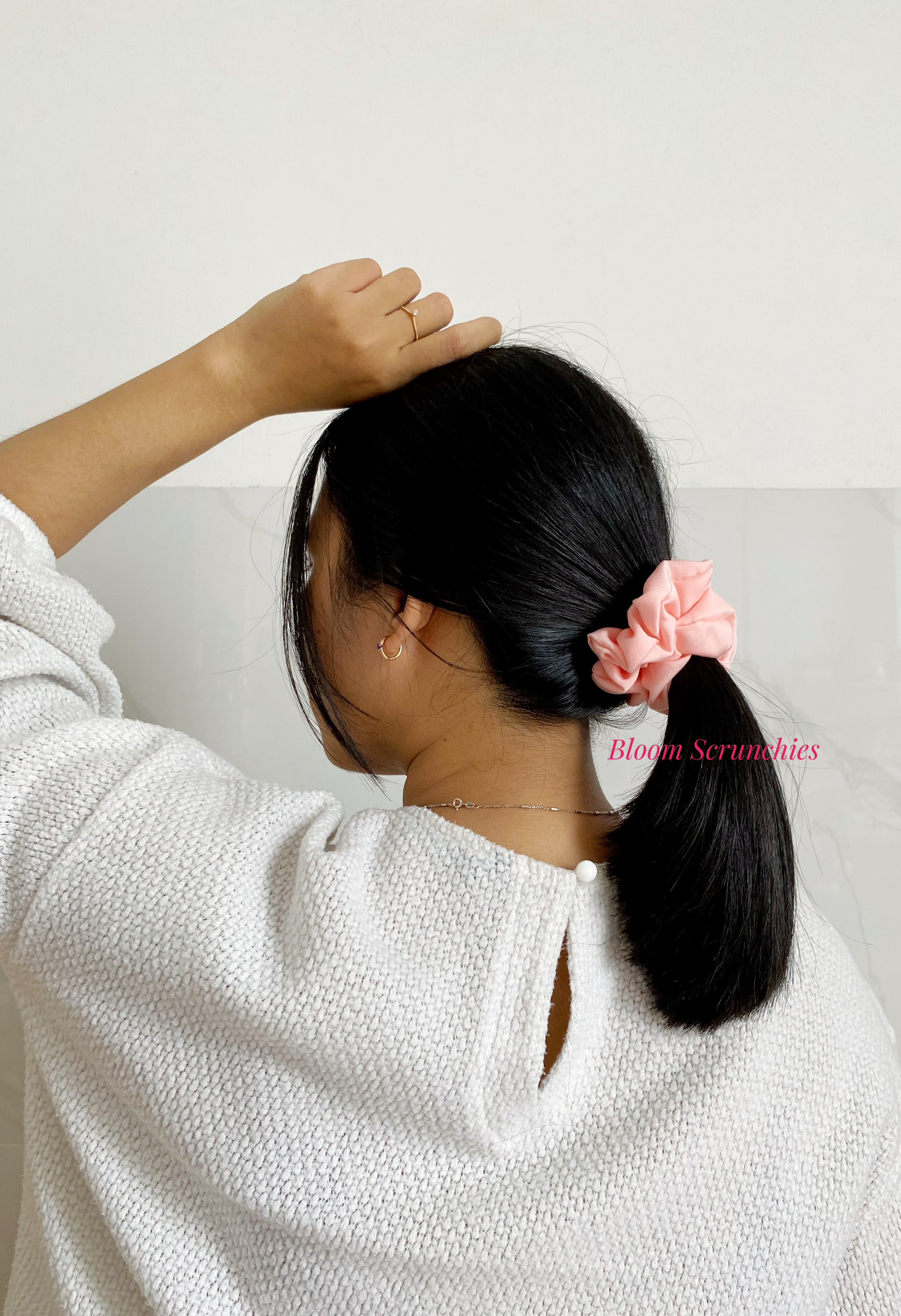 Dây cột tóc lụa ngọc trai màu hồng sáng _ Mini_Scrunchies