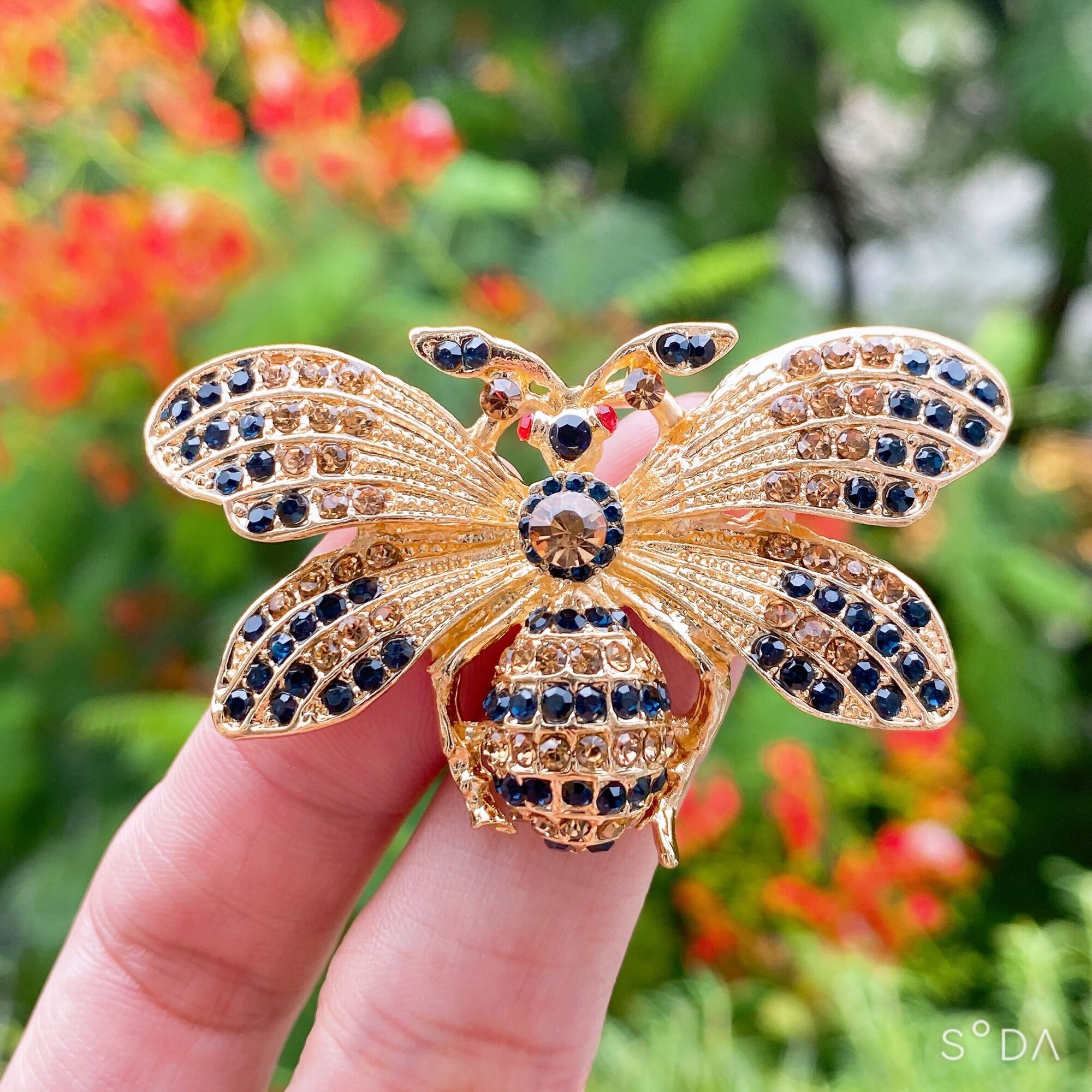 Bộ 2 Charm Ong Vàng gắn dép lào