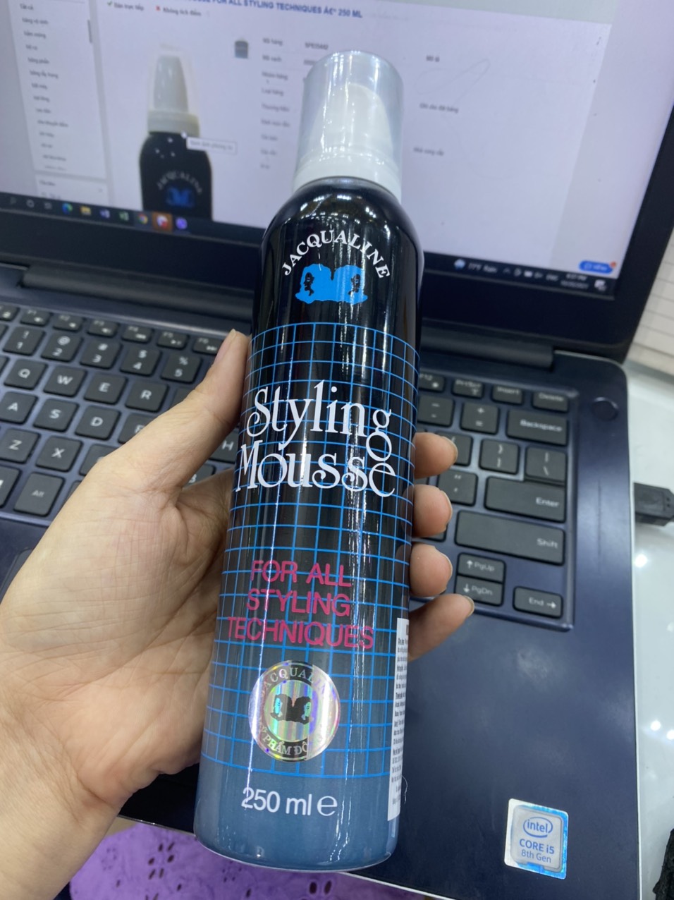 Mousse tạo kiểu tóc Jacqualine 250ml