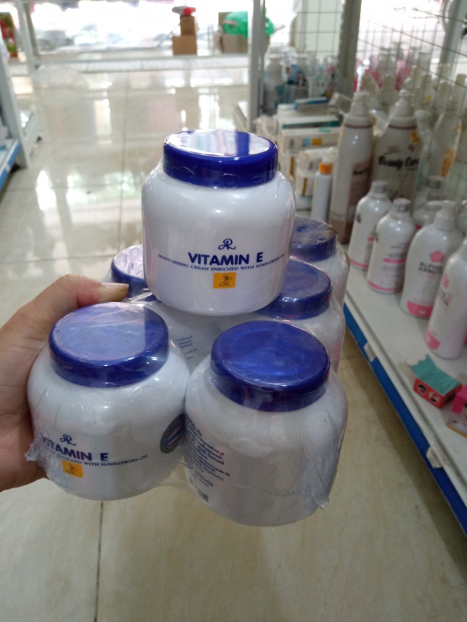 Kem dưỡng thể vitaminE Aron Thái lan