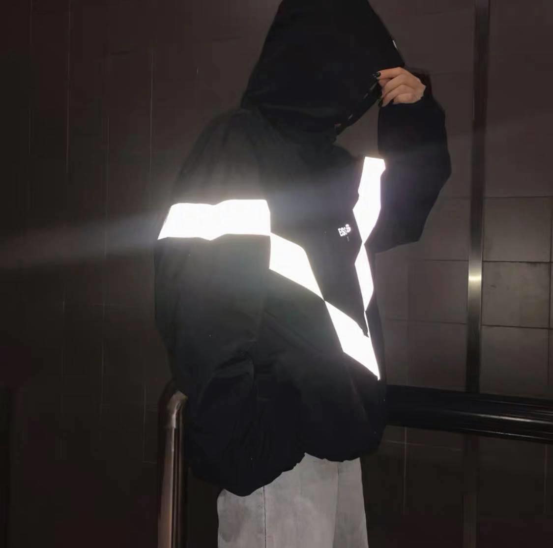 [YoloBoutique] ÁO KHOÁC ESSENTIALS PHẢN QUANG UNISEX (ĐEN)