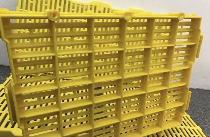 Tấm nhựa lót chuồng( sàn) cho chó , mèo , heo ( loại 2 nặng 1,35 kg)