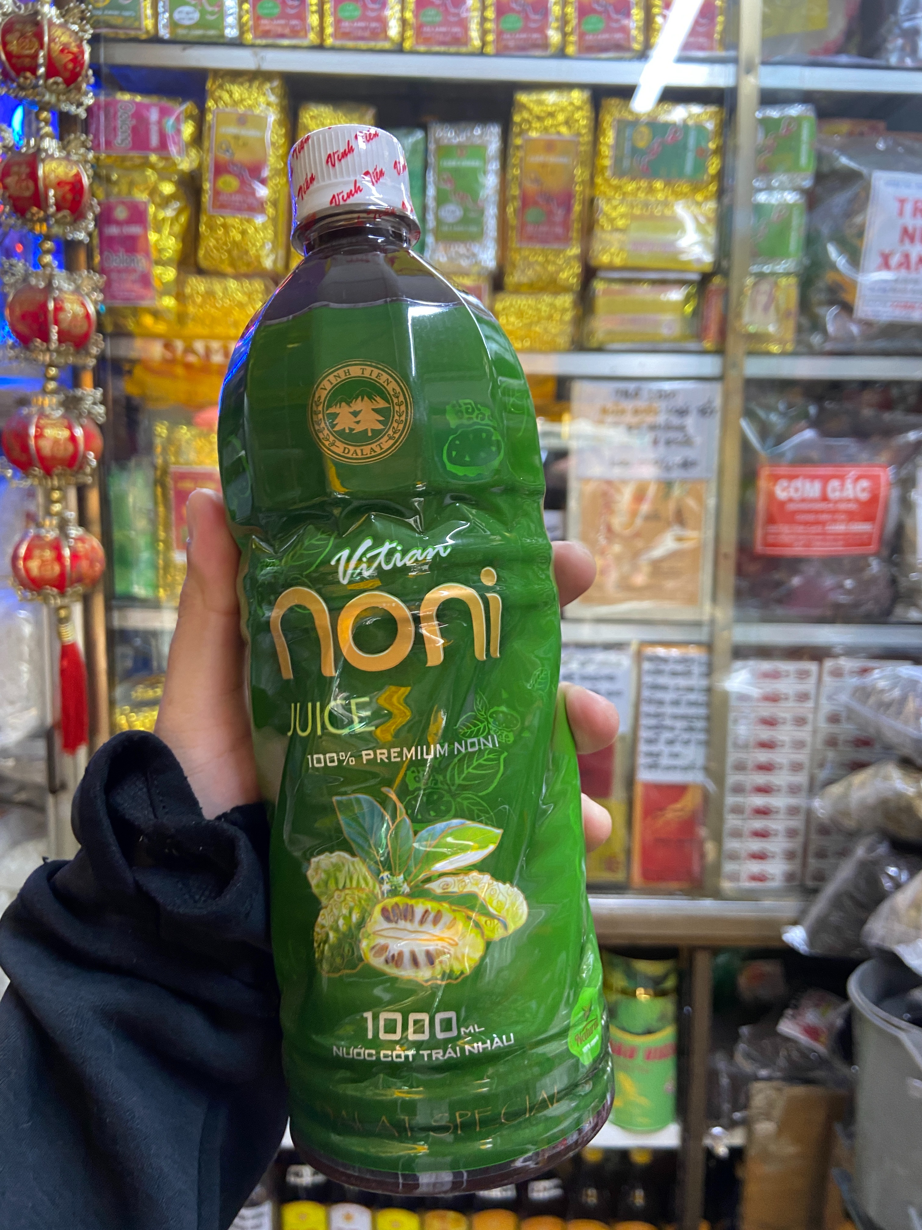 NƯỚC CỐT NHÀU CHAI 1 LÍT ( CÓ CỎ NGỌT TỐT CHO NGƯỜI BỊ TIỂU ĐƯỜNG VÀ BÉO PHÌ )