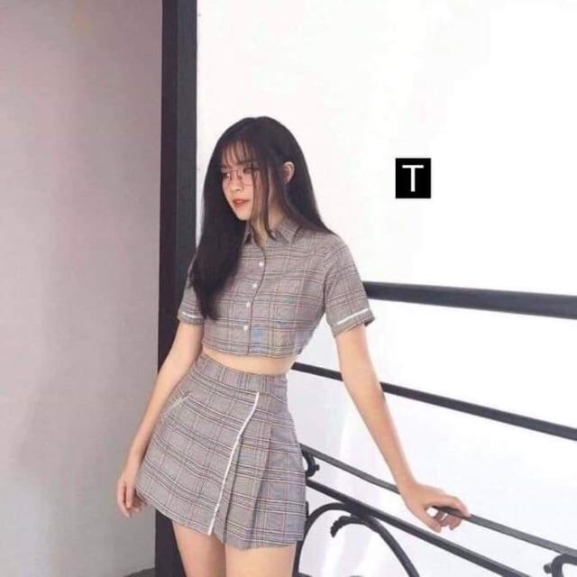 [HCM]Set Chân Váy Kiểu Và Áo Croptop Kẻ Dễ Thương
