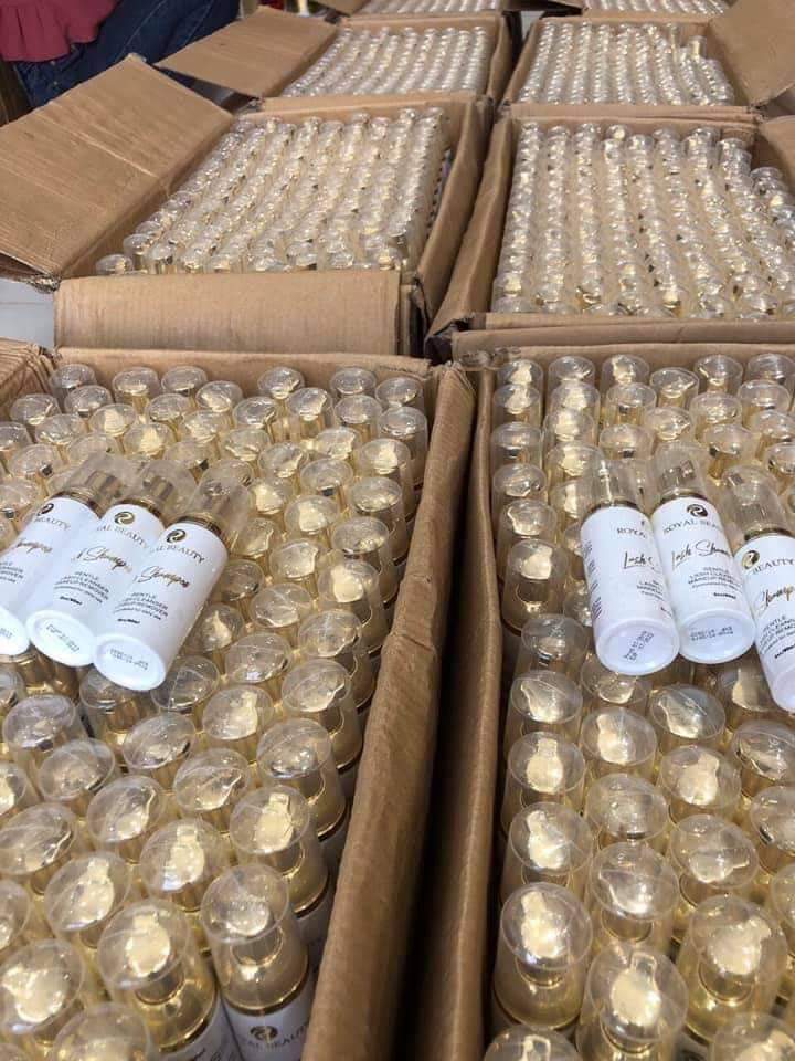 vệ sinh mi nối tạo bọt