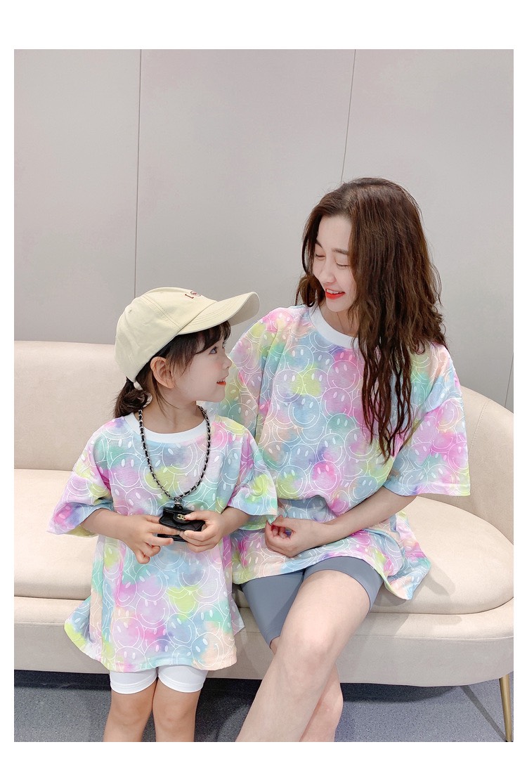 Set áo mẹ và bé màu loang mặt cười siêu xinh
