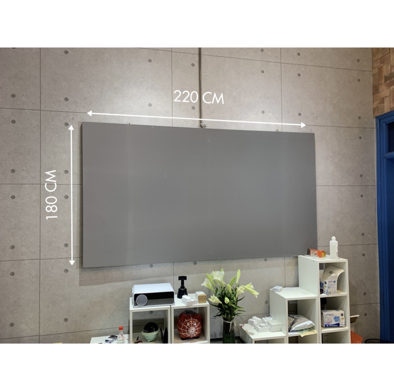 Màn chiếu tương phản cao hỗ trợ máy chiếu