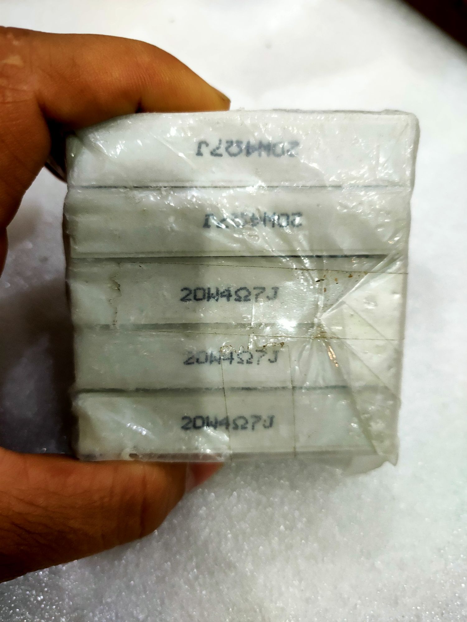 5 Điện trở sứ 4.7om 20w