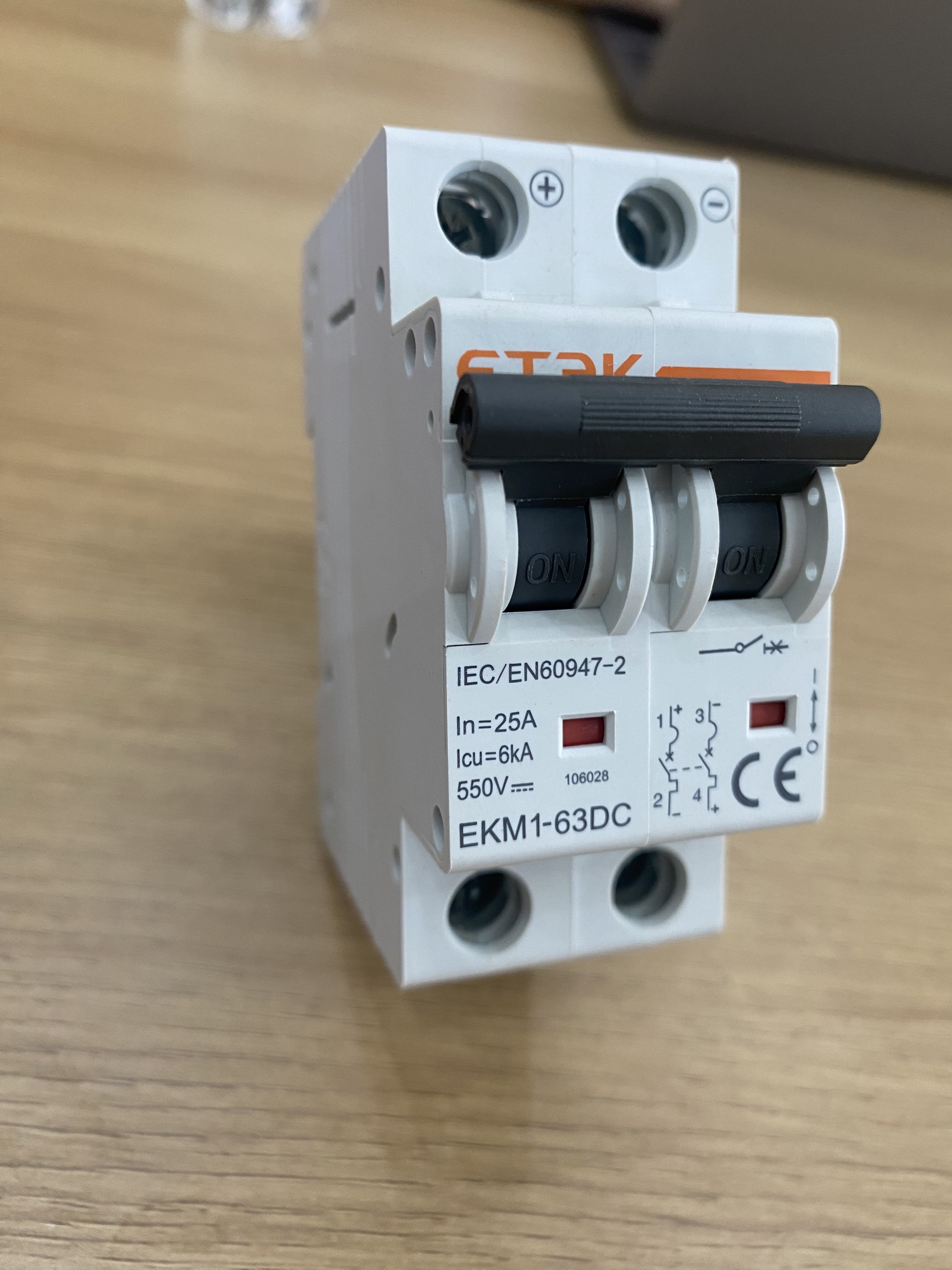 APTOMAT CB DC 550V 16A, 25A, 32A, 63A 2P ETEK