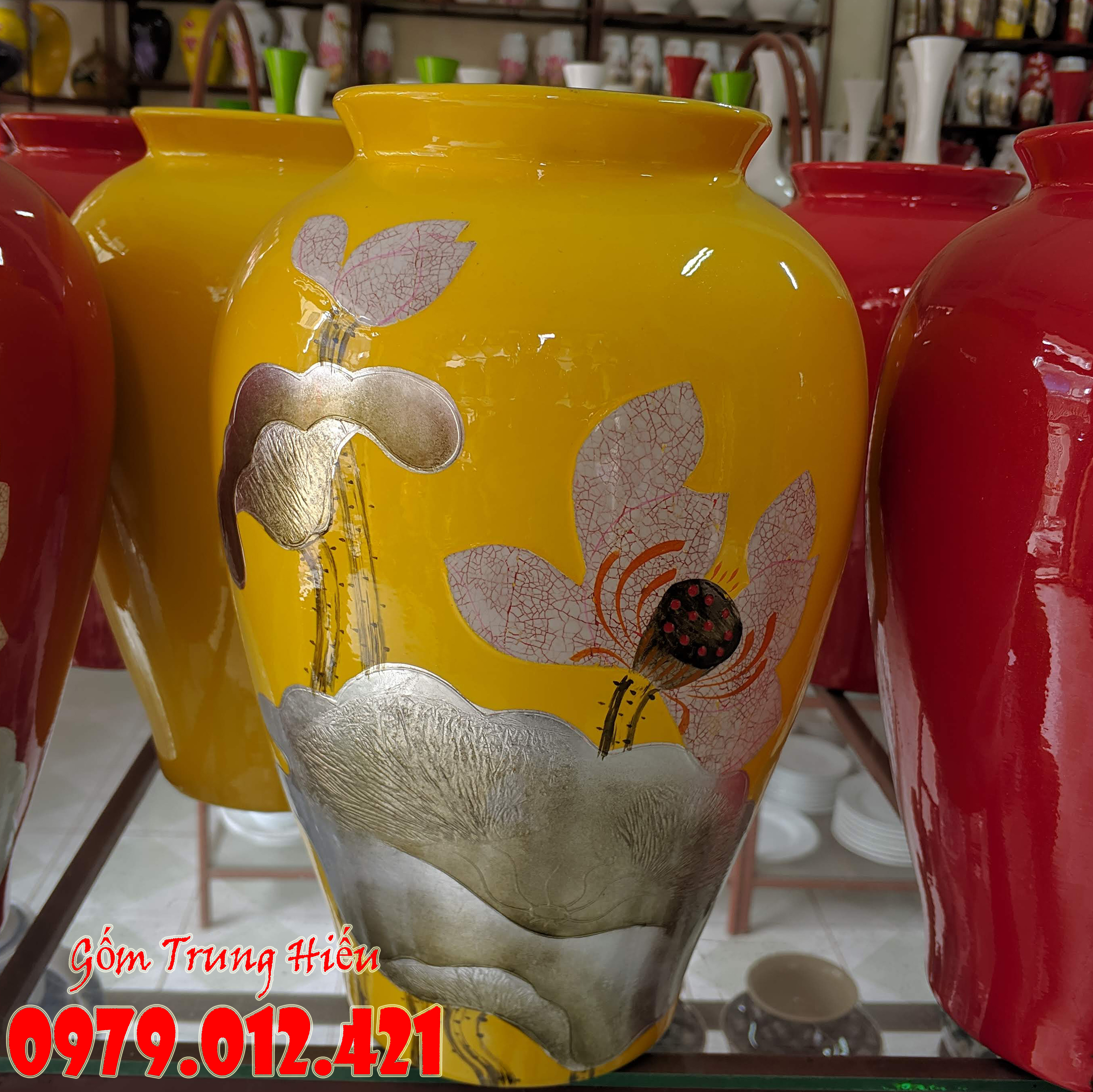 Bình hoa gốm Bát Tràng khảm hoa sen cao 27cm