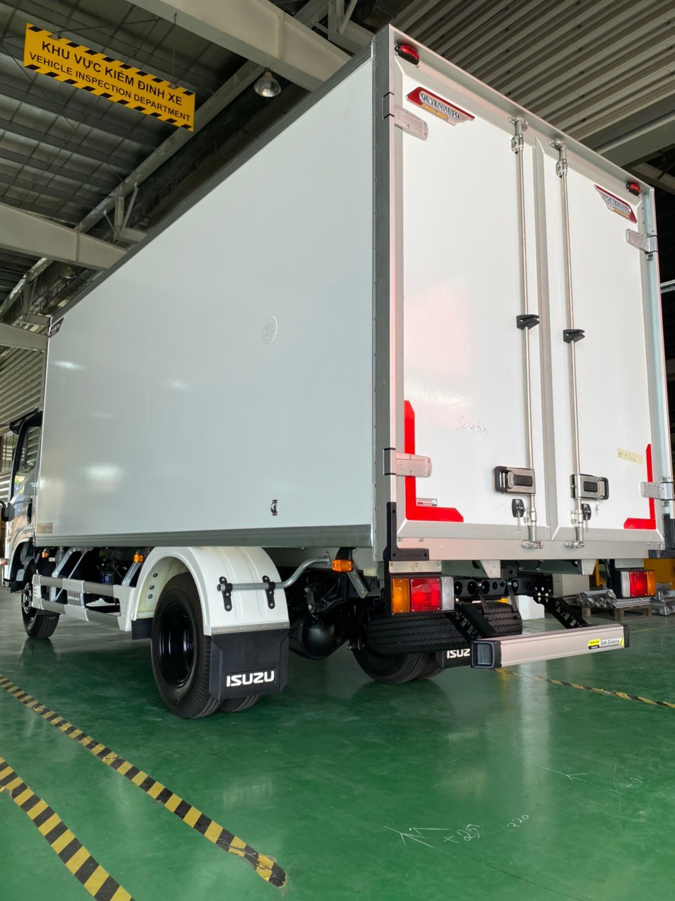 Tấm chắn bùn xe tải ISUZU - (W430 x H330)