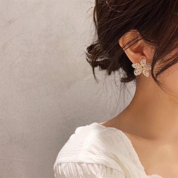 Bông tai Hoa hồi cánh hạt pha lê Gold
