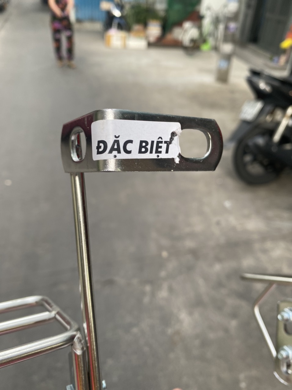 BẢO VỆ ĐÈN HẬU XE CUB 82 INOX