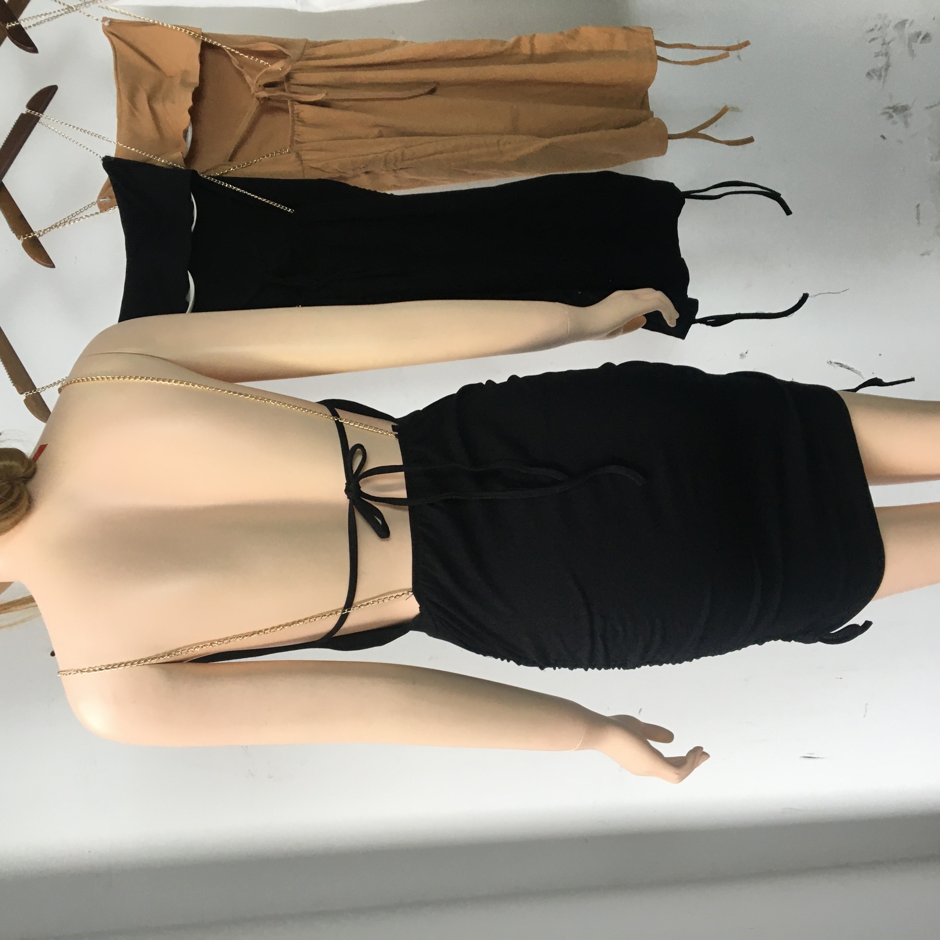 Đầm 2 Dây Hở Lưng SEXY