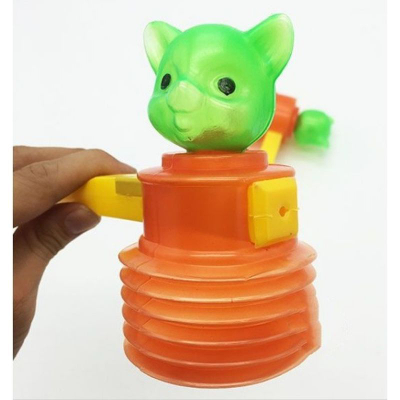 1 cái búa đồ chơi đập hình con mèo bằng nhựa