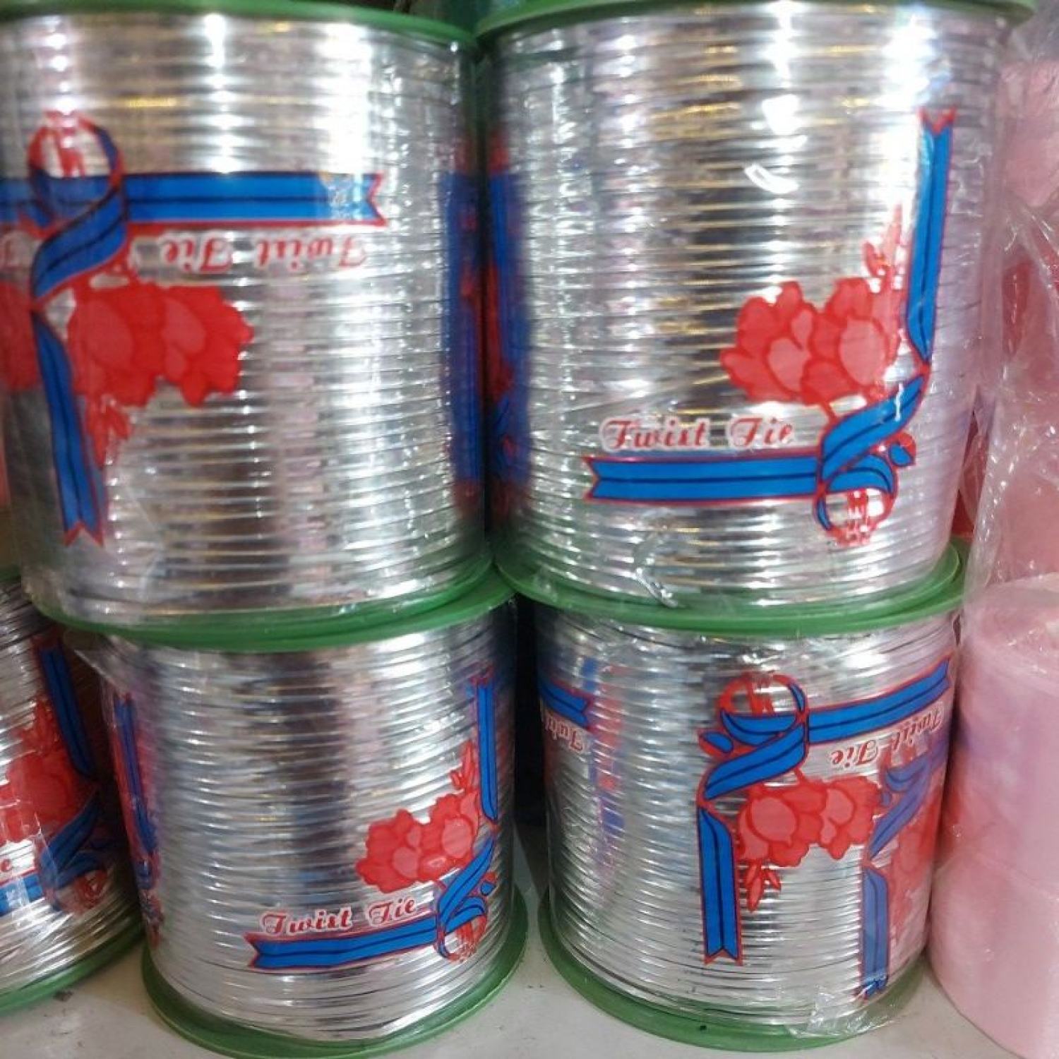 kẽm cột .( cuộn lớn)dùng cột nơ bó hoa .cột túi bánh.