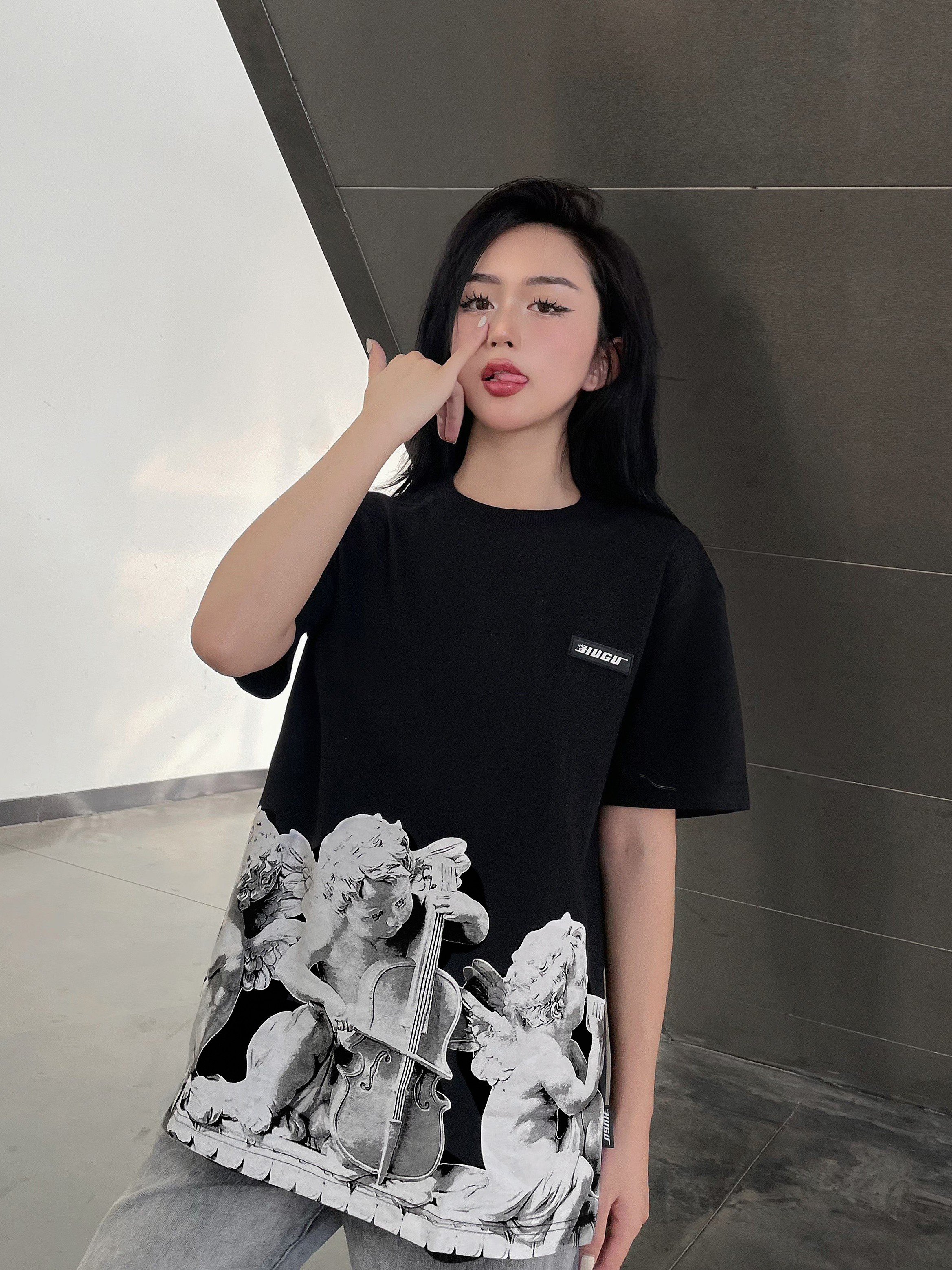 ÁO THUN ĐEN IN HỌA TIẾT BABE ANGEL - ĐEN