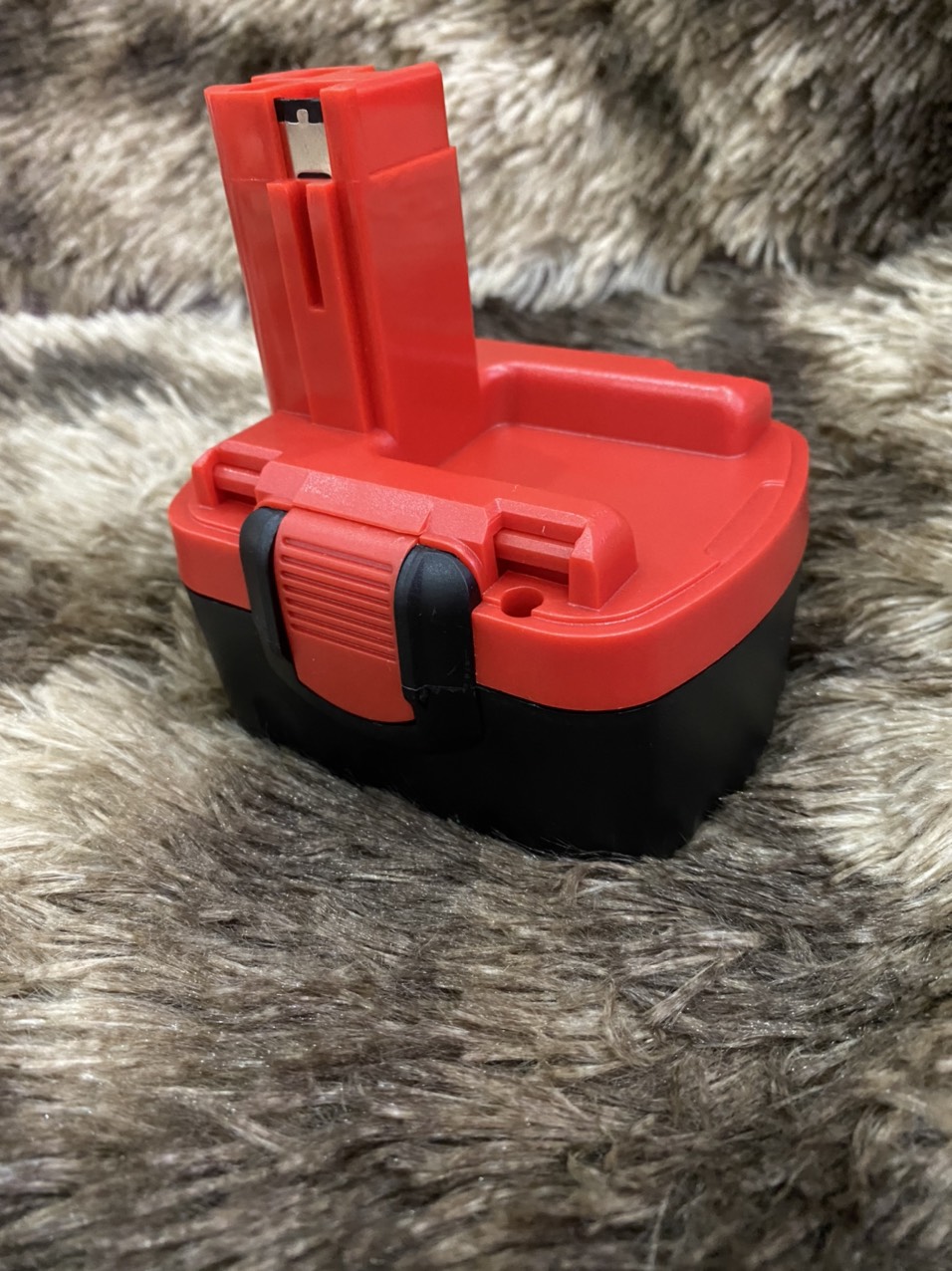 Vỏ pin Bosch 14.4v , vỏ lắp được 8 cell Lion.
