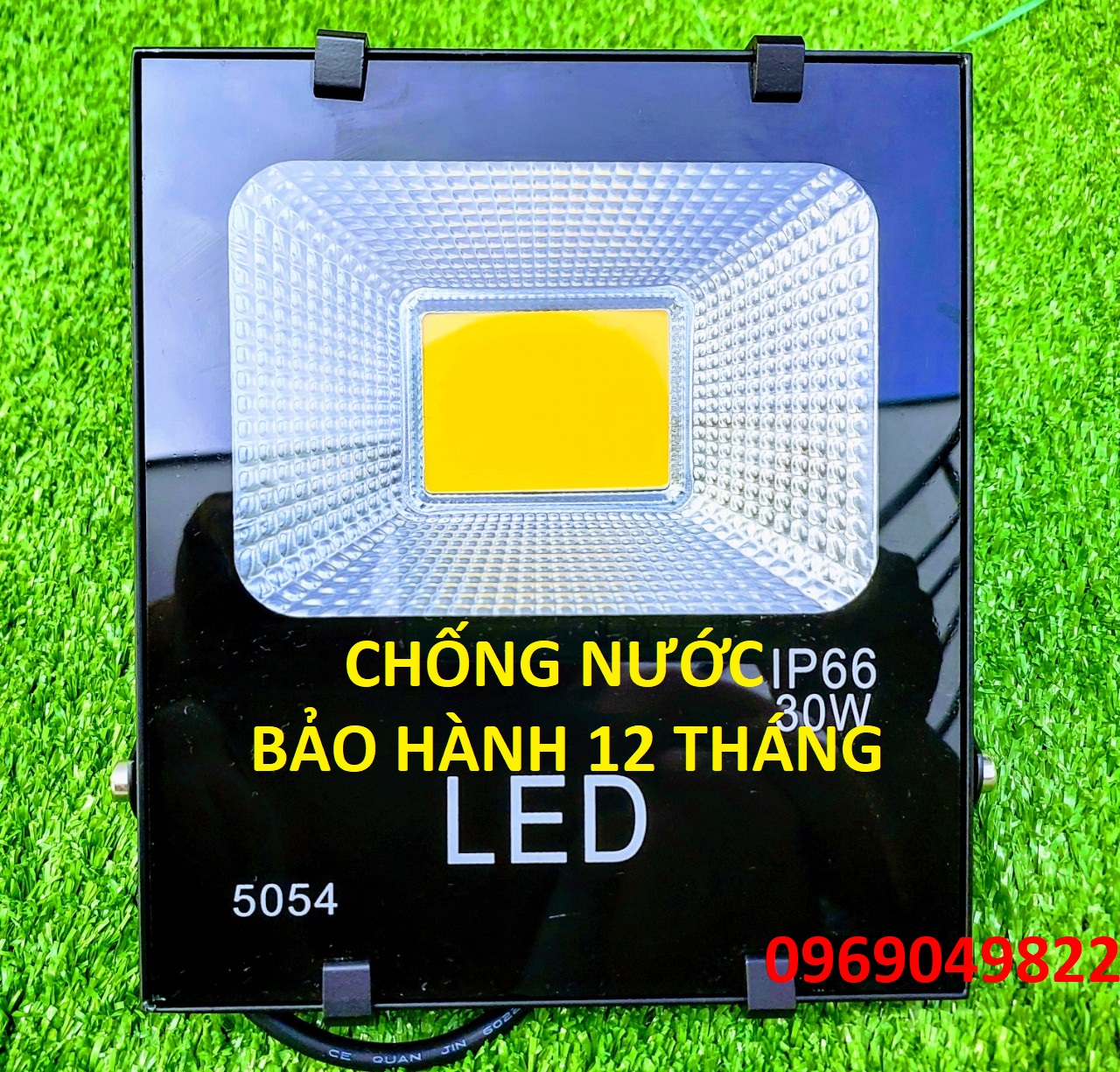 Đèn pha led cob 30w 50w 100w loại dày chống nước ip66 ánh sáng trắng/vàng hàng đủ công suất
