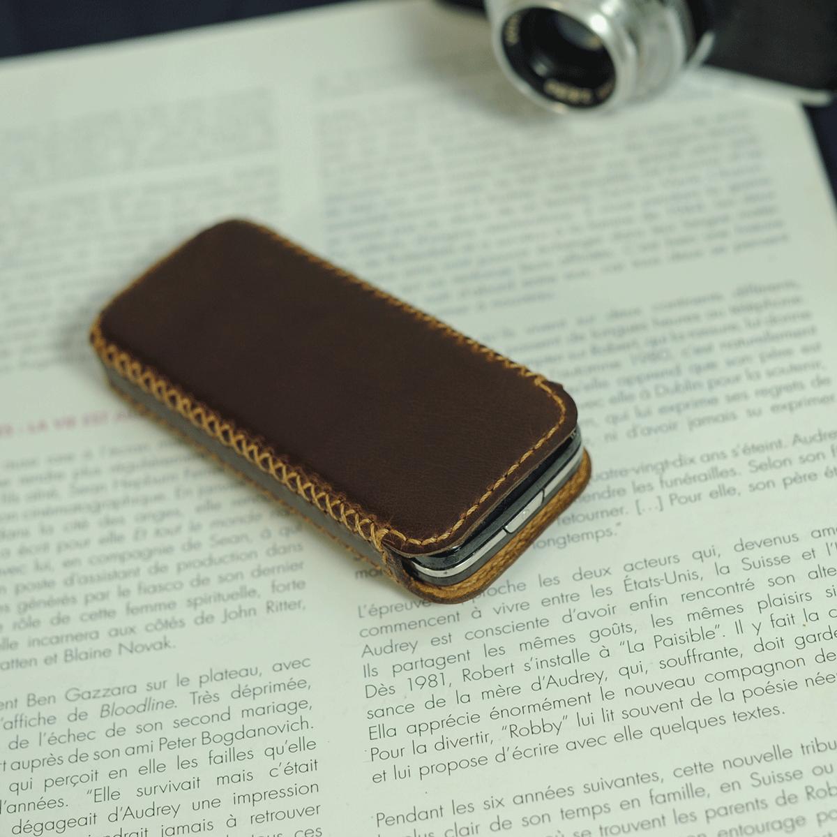 Bao hộp da sáp handmade cho điện thoại nokia 6700, 8800 - bao da mino crafts vi220