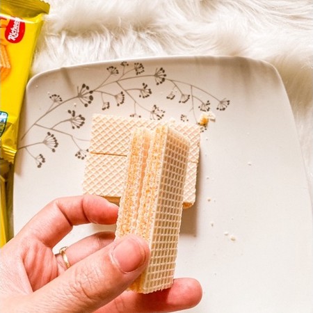 Lốc 10 gói bánh xốp Nabati vị phô mai/chocolate/Phúc bồn tử 17g