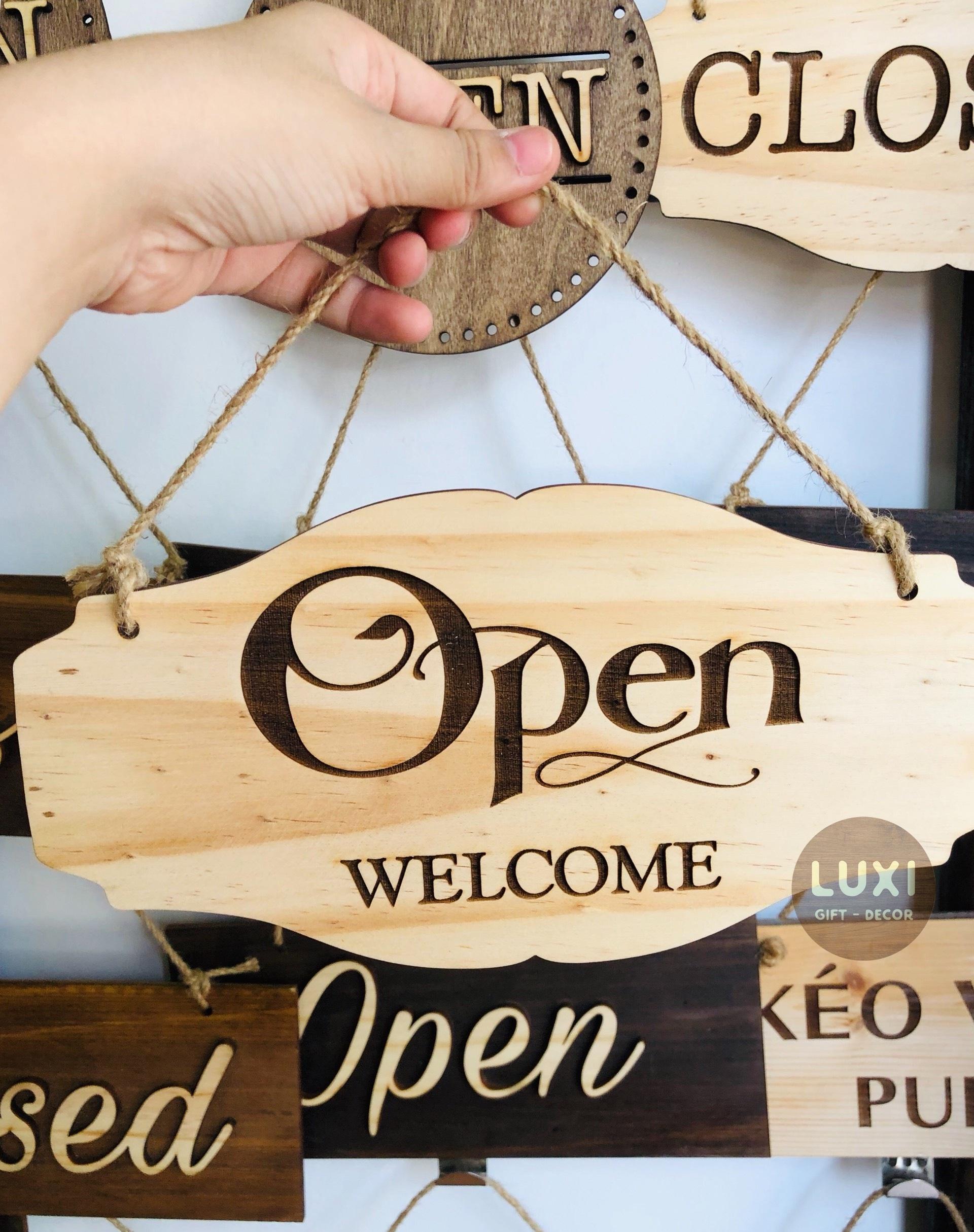 Bảng gỗ treo cửa 2 mặt Open – Close 03 LUXI decor