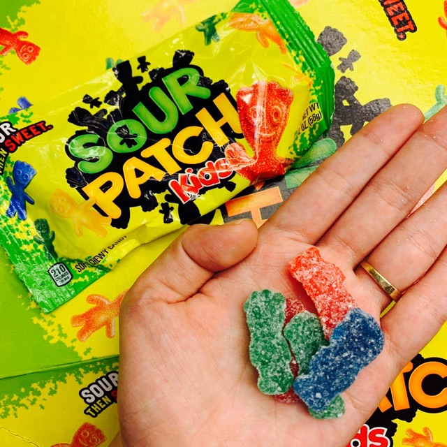 Kẹo dẻo trái cây chua ngọt Sour Patch Kids hộp 99g
