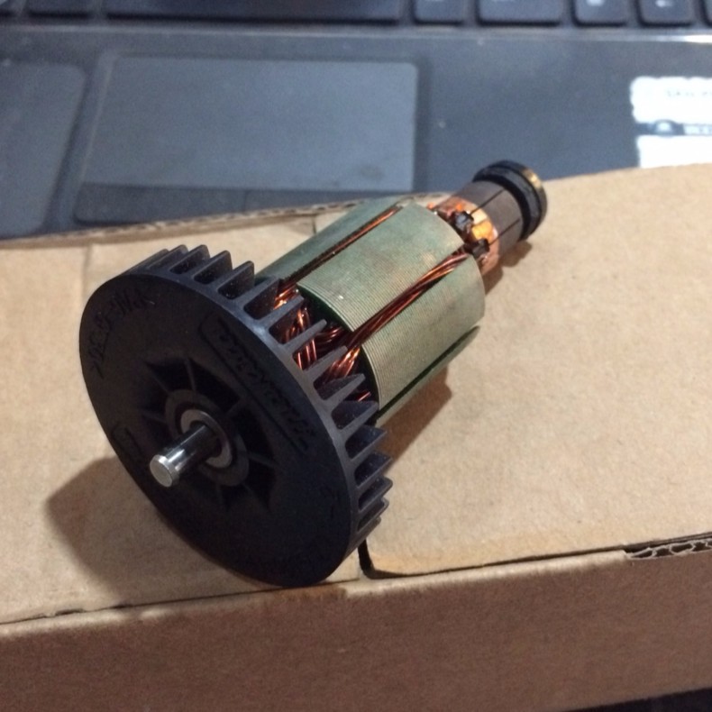 Roto máy mài dùng pin 18v makita dga402