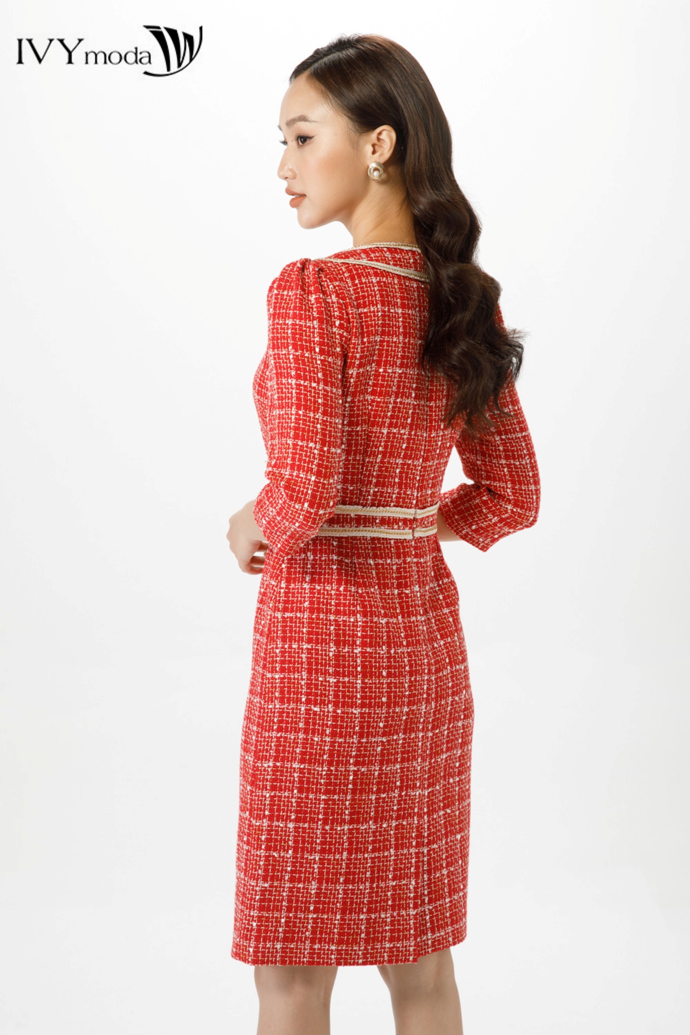 Đầm Tweed kẻ đỏ 2 lớp cổ tròn IVY Moda MS 48M7105