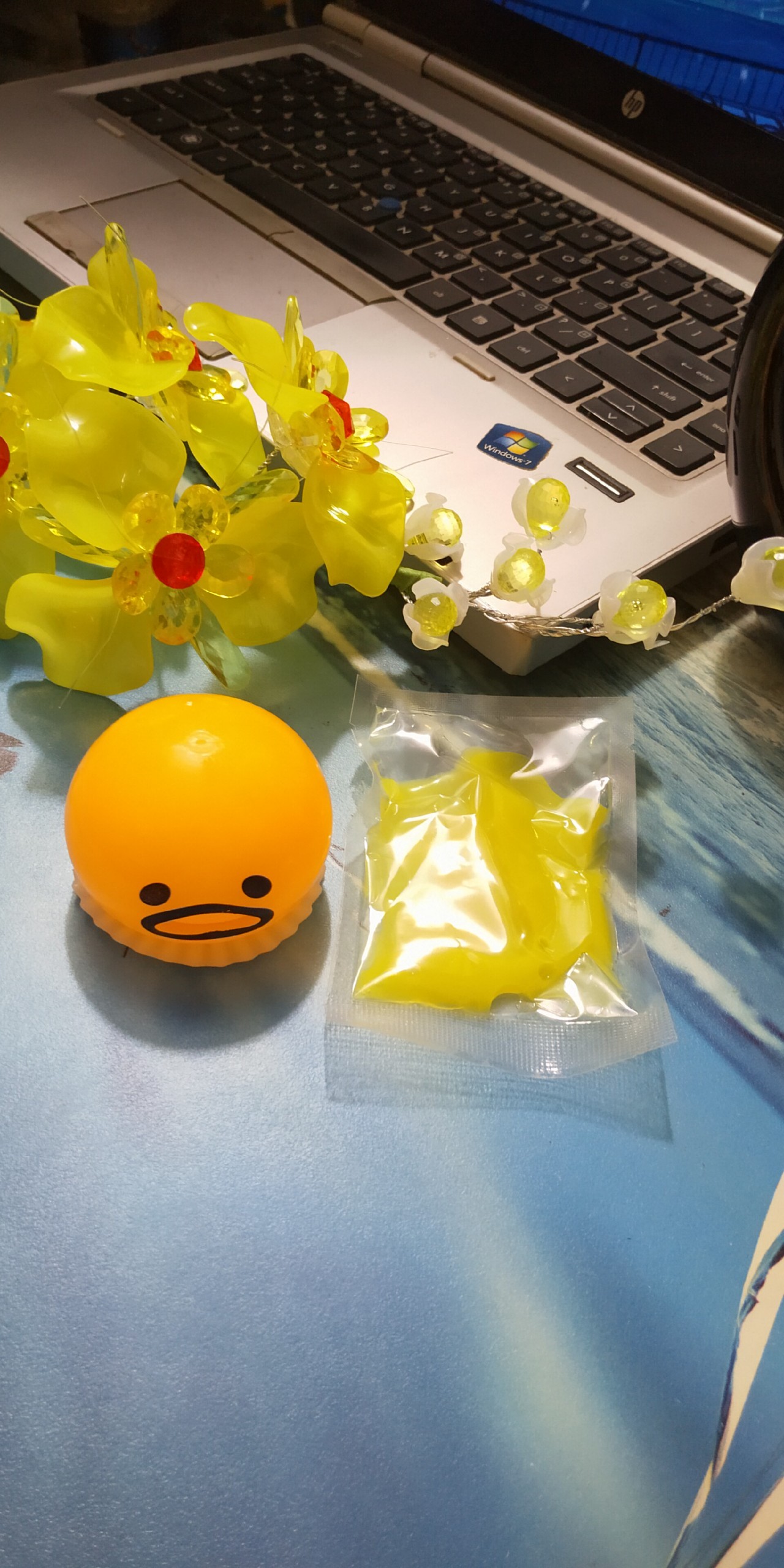 Đồ Chơi Hình Lòng Đỏ Trứng Giải stress
