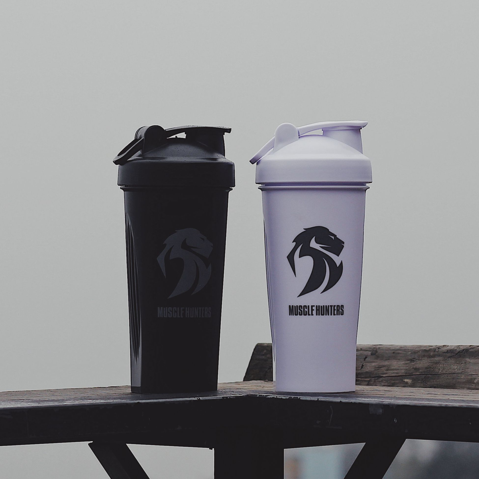 MUSCLE HUNTERS' SHAKER | BÌNH LẮC 600ML