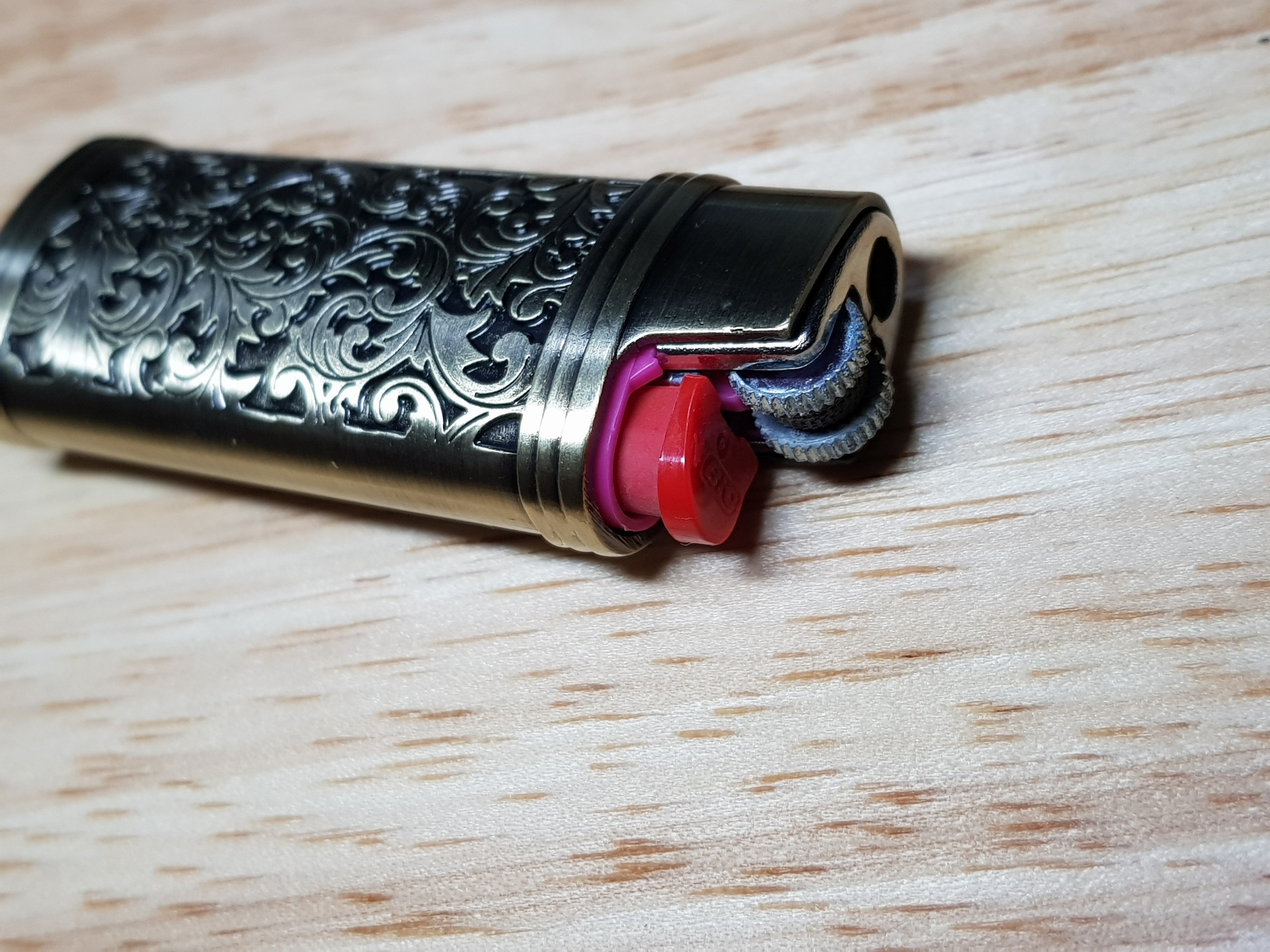 Vỏ bật lửa Bic J5 mini + kèm ruột Bic j3