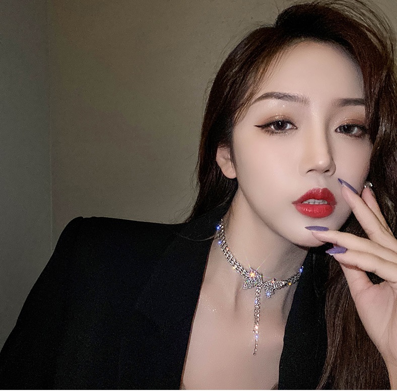 Vòng cổ bướm đính đá toàn bộ siêu chất VC92
