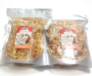 Combo 1kg khô gà Cay Giòn Lày Hòa gồm 500g lá chanh và 500g Bơ tỏi (2 bịch ziper) chế biến từ những nguyên liệu tươi mới, đảm bảo vệ sinh an toàn thực phẩm thumbnail