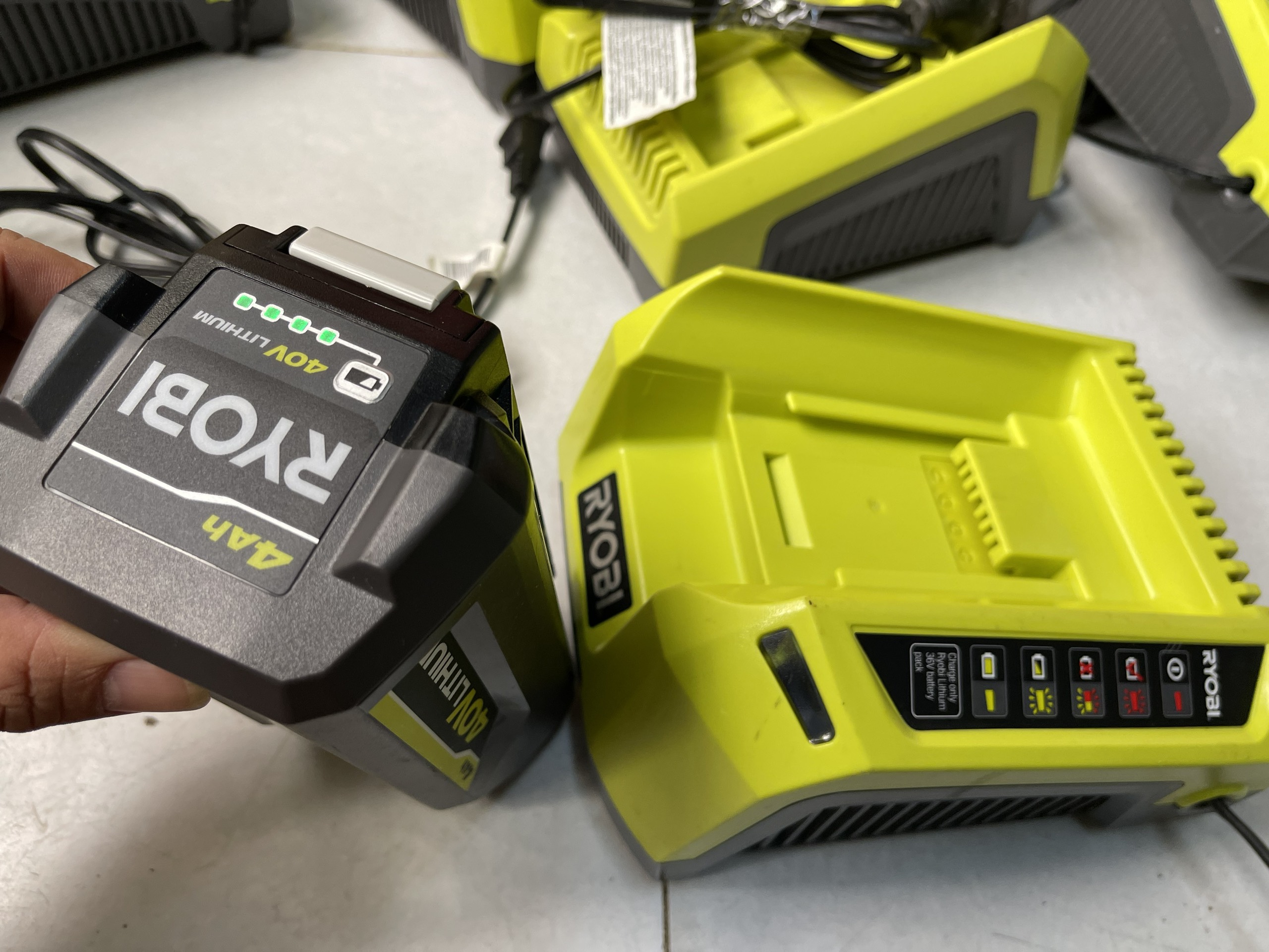 Pin và sạc Ryobi 40V 4Ah