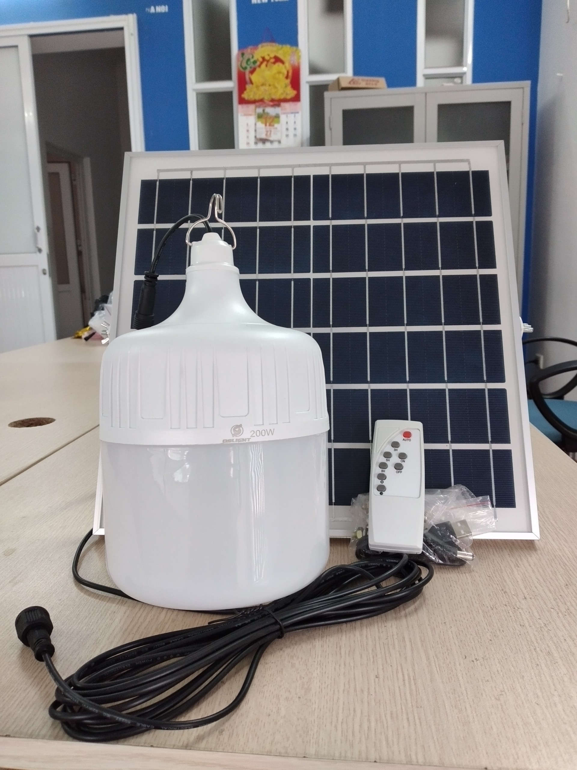 Đèn búp năng lượng mặt trời 300w