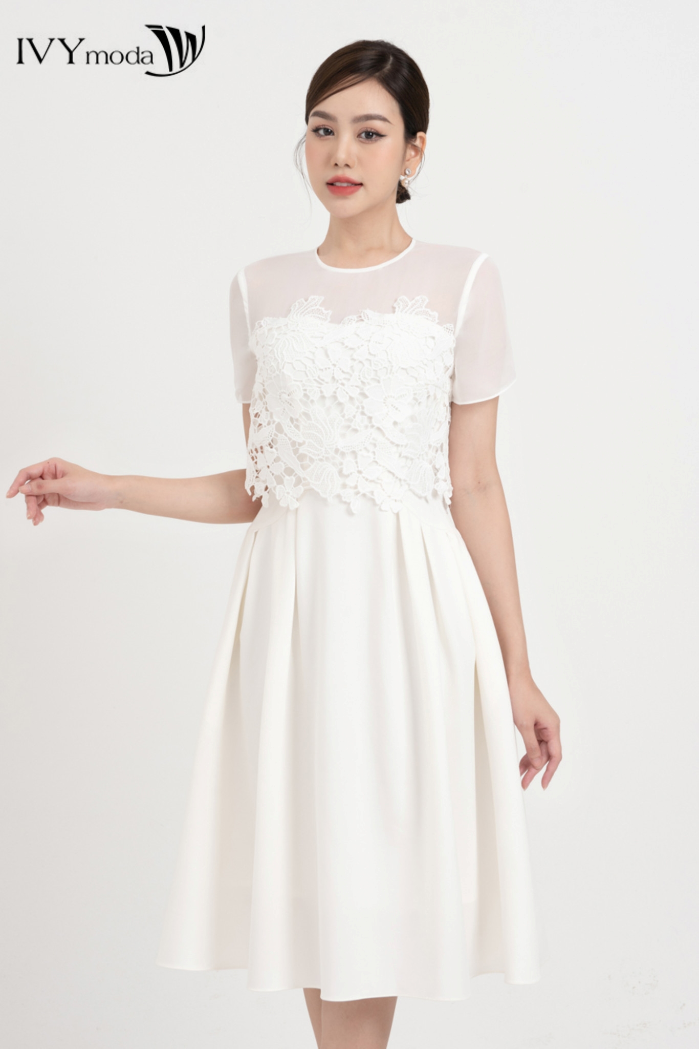 Đầm xòe phối ren hoa ivy moda ms 48m8352