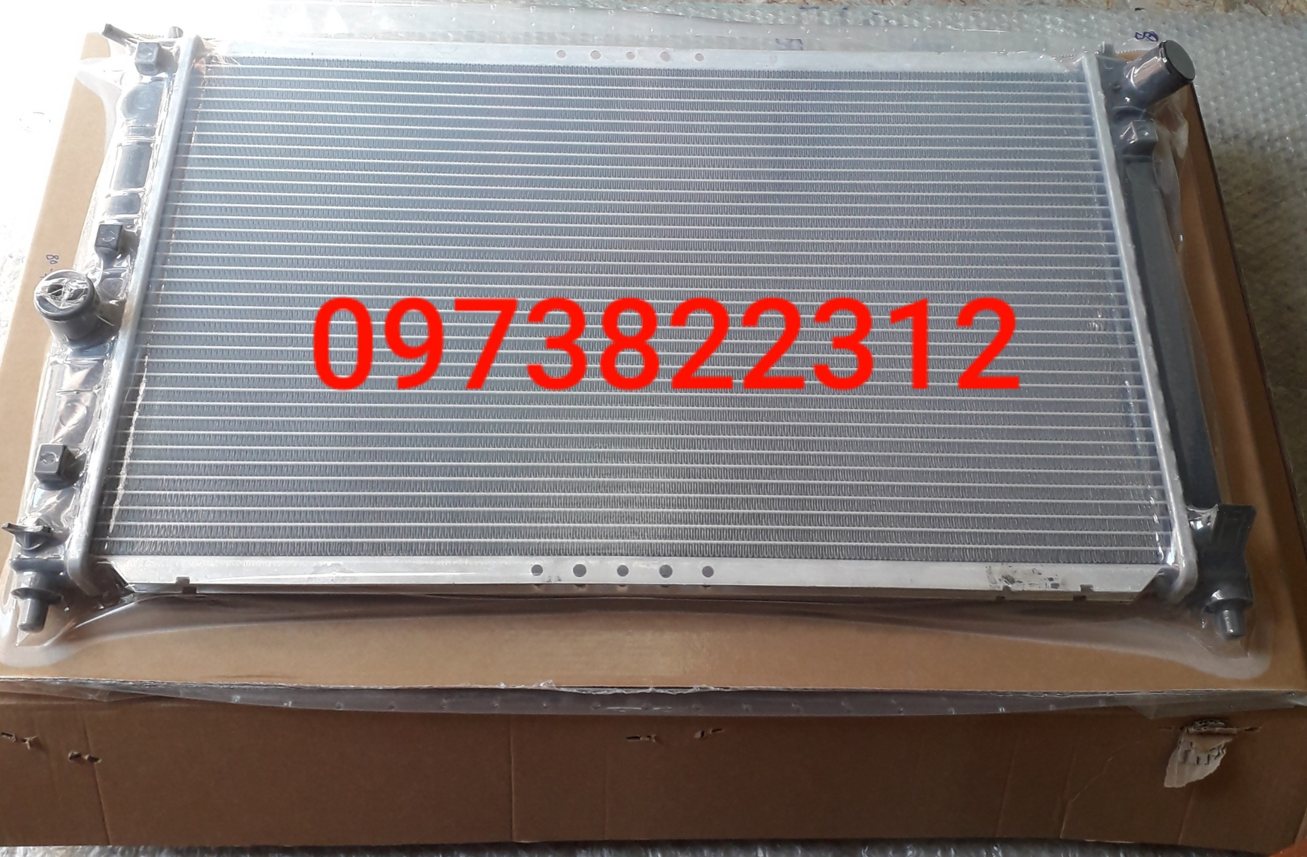 Két nước Lanos ( Giá 1 Chiếc )
