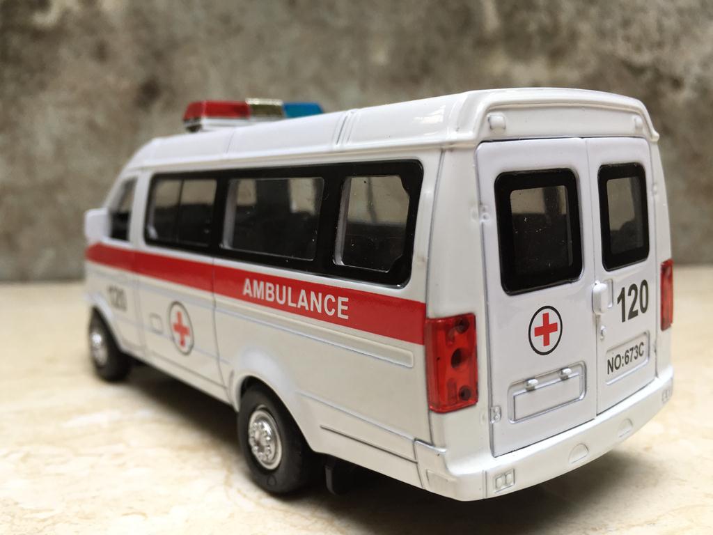 [HCM]Mô hình xe Cứu thương Mercedes 1:32
