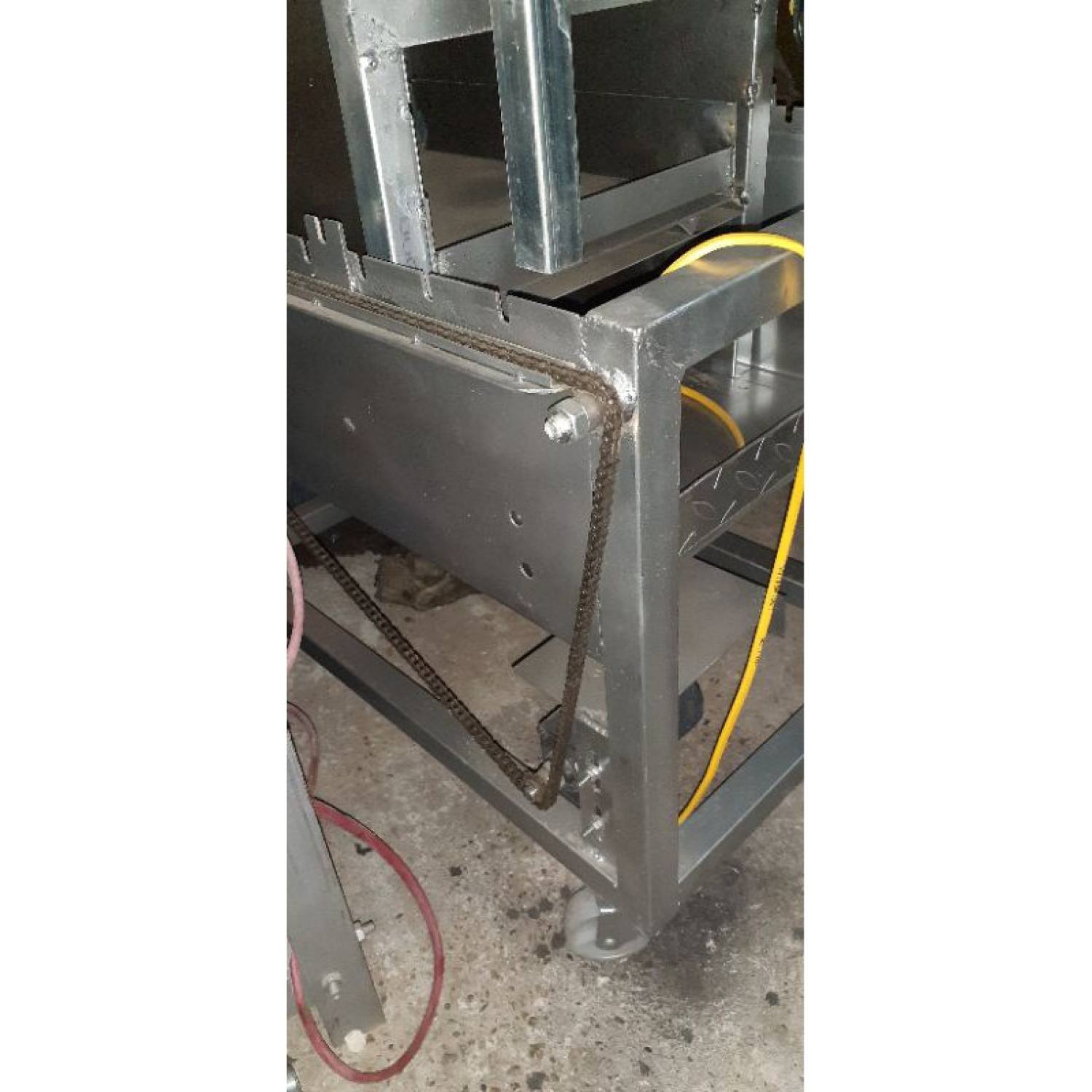 ốc nhông chế dẫn hướng máy quay thịt