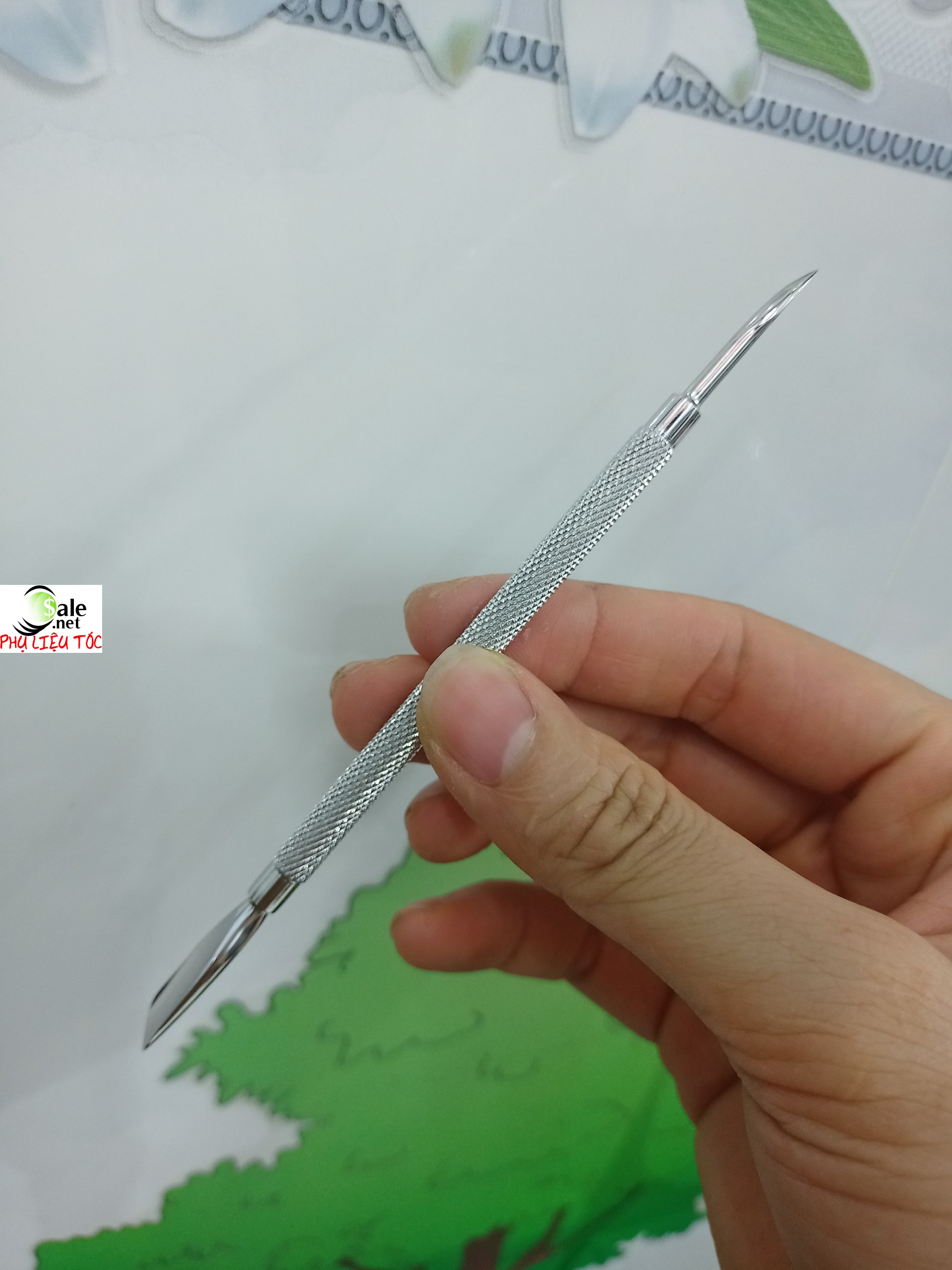1 cây sủi da và lấy khóe móng chân