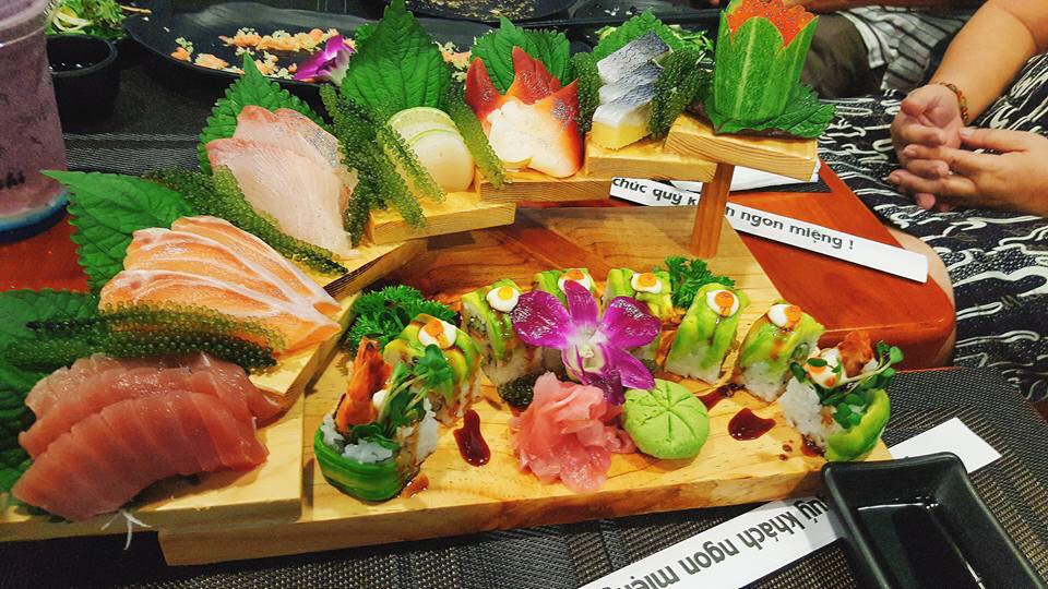 [Sushi Sashimi] Khay bậc thang gỗ 7 tầng trang trí